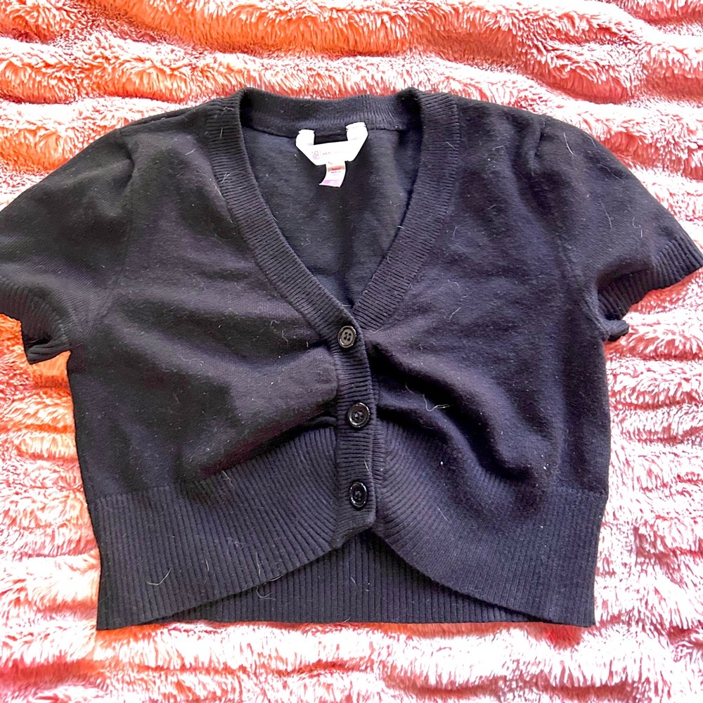 Button black crop top